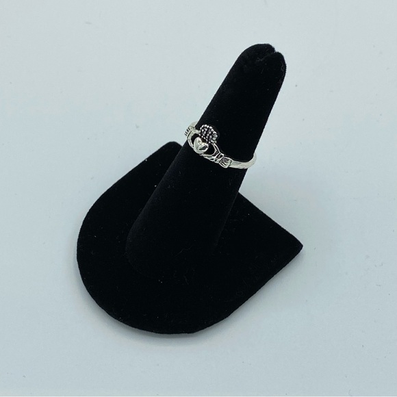 Silver Buffy The Vampire Slayer Irish Claddagh Loyalty Love Ring - Picture 3 of 7